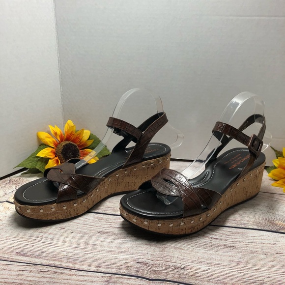 Donald J Pliner Wedge Platform Sandal - Picture 2 of 8